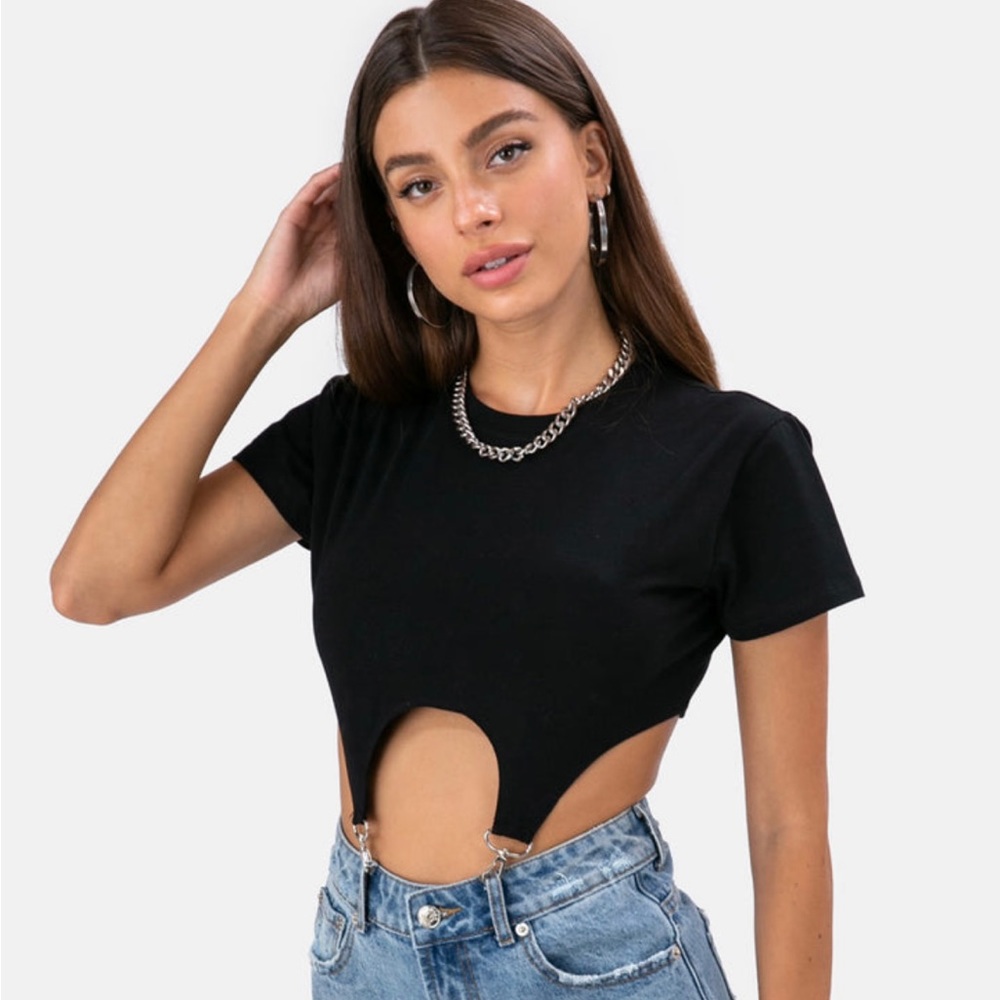 Adika Halson Top / Crop T Shirt with Clasps for Jeans